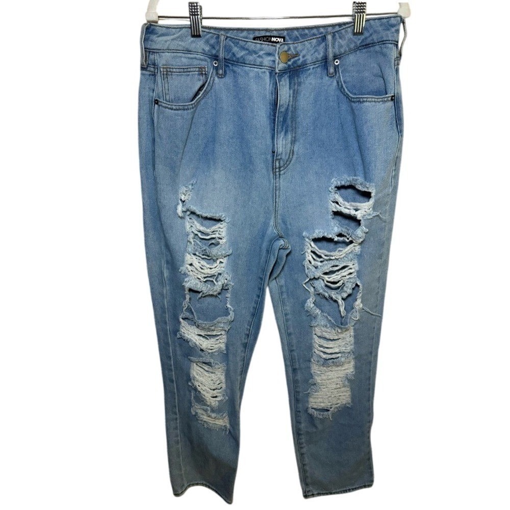 Fashion Nova Distressed Jeans Juniors Size 15 Light Blue High Rise Relaxed